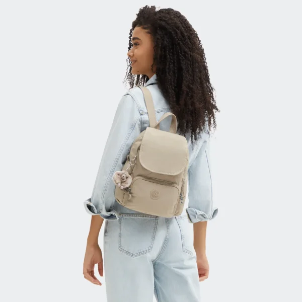 KIPLING - תיק גב קטן CITY ZIP MINI – KI469796A – sign-beige-emb – 7